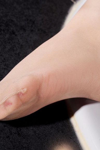 澳客app-史上最恶心出场方式 《我的女友要上天》女主是被吐出的(图3) 澳客下载